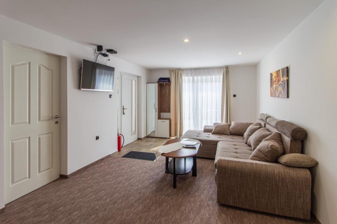 Deli Terasz A Apartman Free Parking, Self-Check-In Anytime Győr Eksteriør bilde