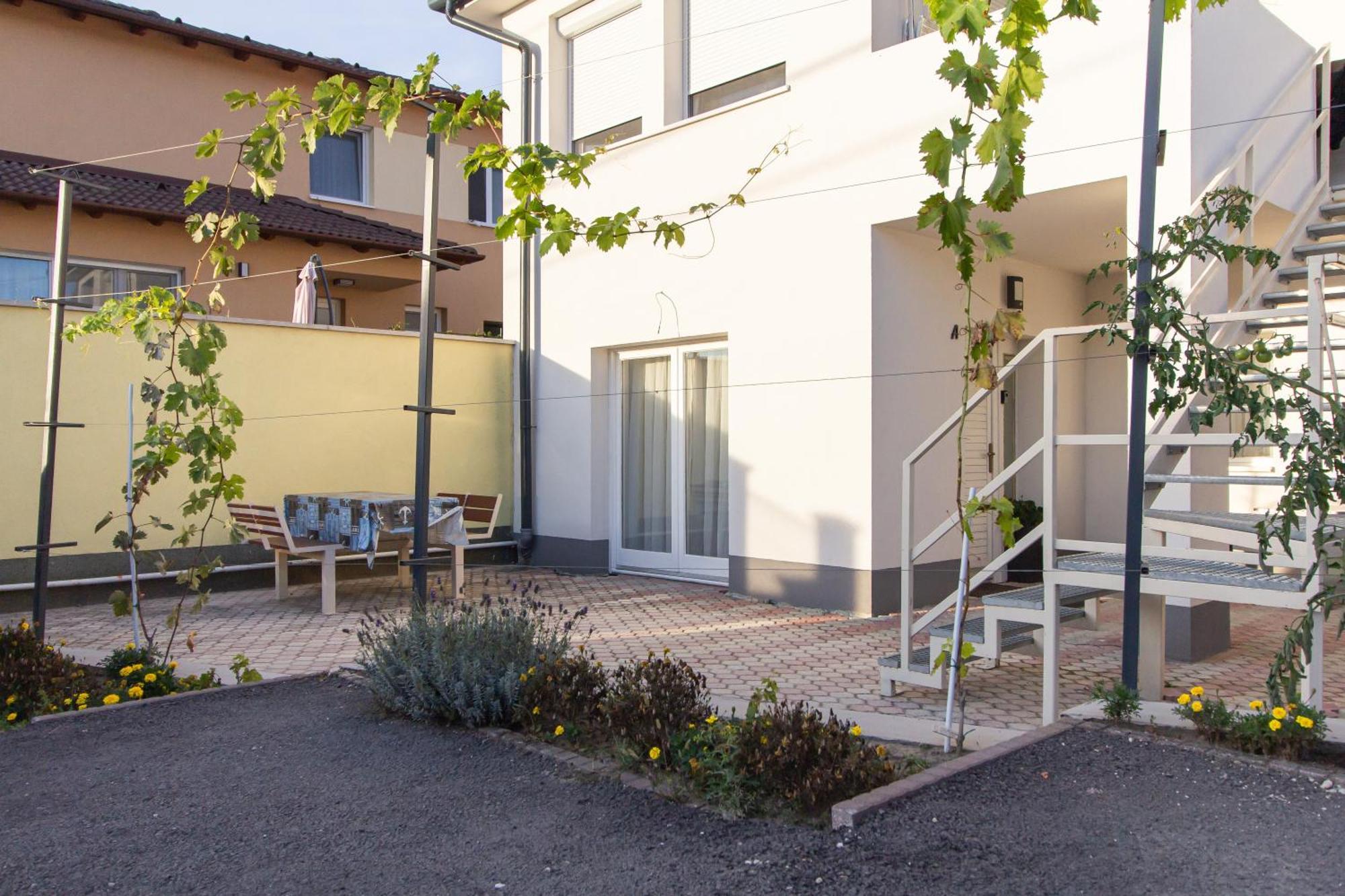 Deli Terasz A Apartman Free Parking, Self-Check-In Anytime Győr Eksteriør bilde
